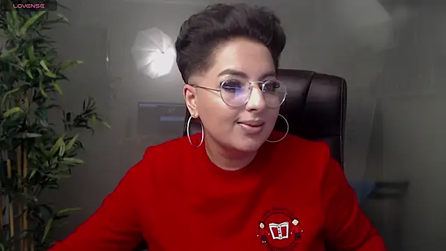 BustyAllyy online show from January 19, 12:28 am