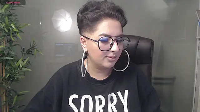 BustyAllyy online show from January 19, 10:06 pm