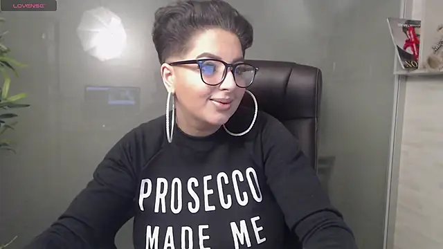 BustyAllyy online show from January 23, 10:01 pm