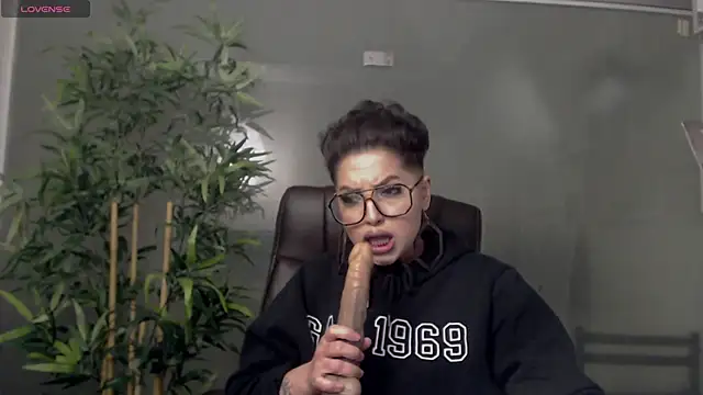 BustyAllyy online show from January 27, 8:49 pm