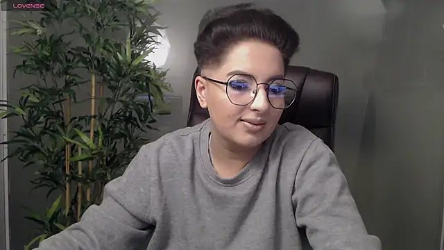 BustyAllyy online show from January 30, 9:36 pm