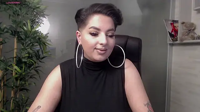 BustyAllyy online show from February 8, 10:51 pm