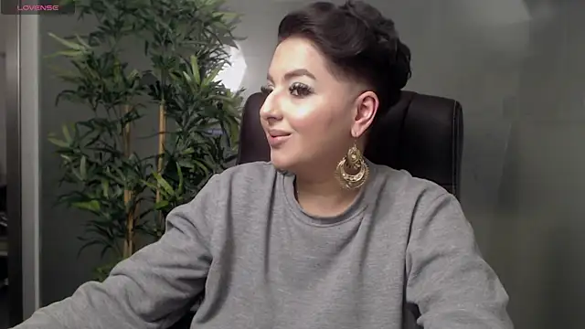 BustyAllyy online show from February 9, 9:49 pm