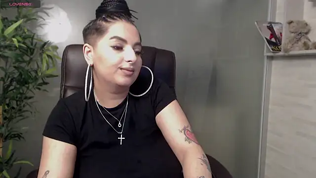 BustyAllyy online show from March 11, 1:26 am