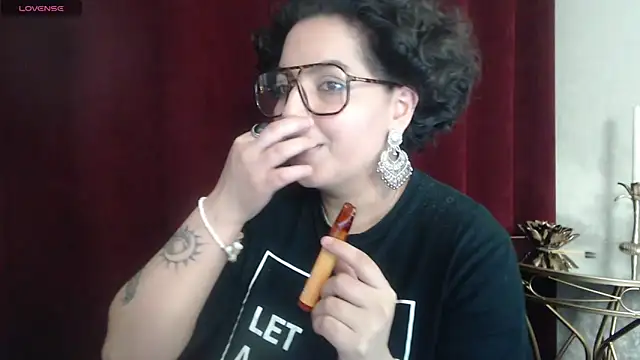 BustyAllyy online show from September 10, 7:03 pm