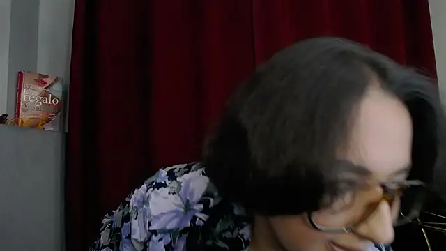 BustyAllyy online show from December 3, 6:39 pm