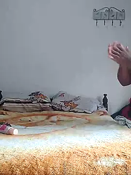 Chatlitos4879 online show from March 13, 10:33 am