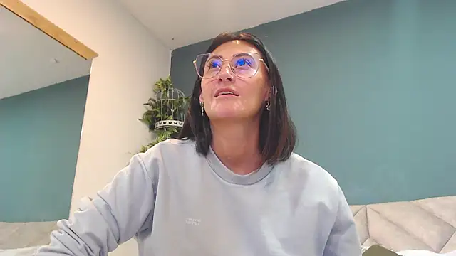 SharisWillian online show from February 13, 3:57 am