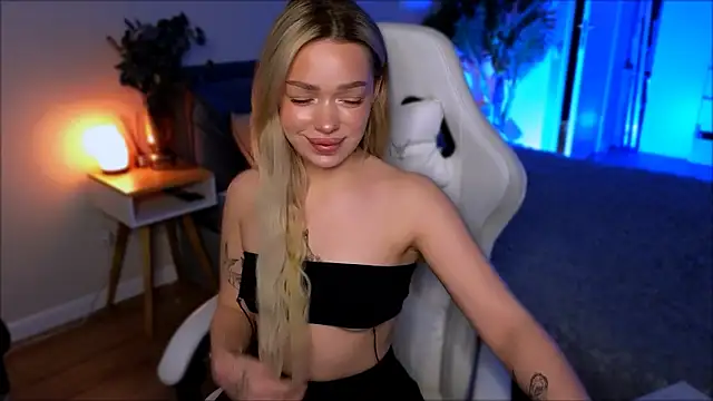 Lily Yin online show from February 19, 5:36 am