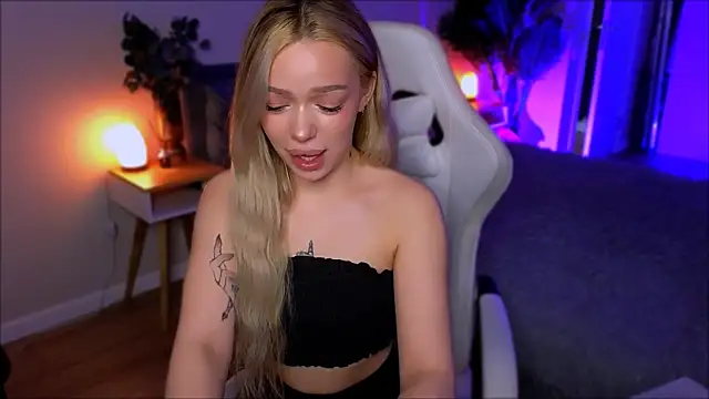 Lily Yin online show from April 8, 6:13 am