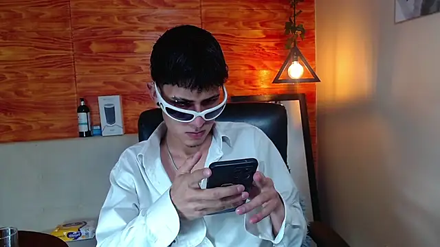 Bastiaan 28 online show from February 11, 2:25 am