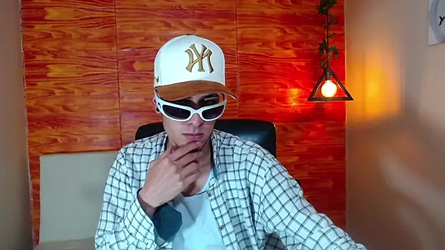 Bastiaan 28 online show from February 21, 3:12 am