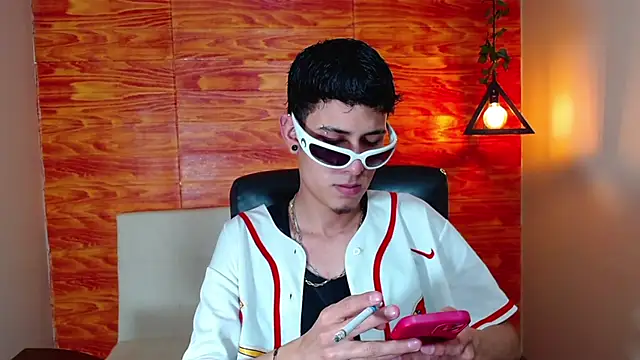 Bastiaan 28 online show from March 16, 3:25 am