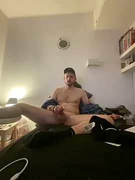 Snapshot of BurredShopping chatting on February 9, 12:03 am BurredShopping online show from February 9, 12:03 am