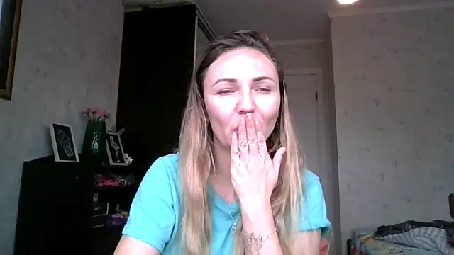 AngelinaLove28 online show from November 10, 7:18 am