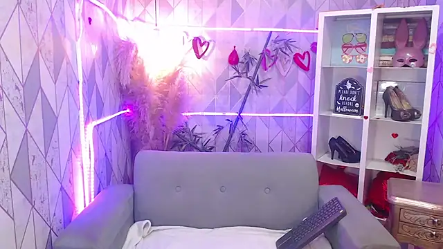 charlottemoonxz online show from November 6, 7:59 pm