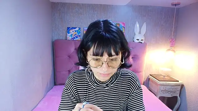 Snapshot of charlottemoonxz chatting on April 18, 6:12 pm charlottemoonxz online show from April 18, 6:12 pm