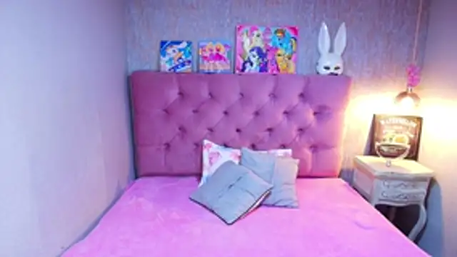 Snapshot of charlottemoonxz chatting on April 29, 6:14 pm charlottemoonxz online show from April 29, 6:14 pm