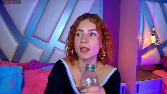 AdelaineBest online show from December 20, 1:45 am