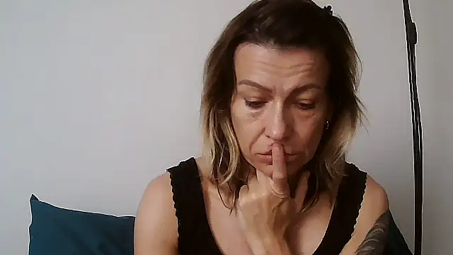 Snapshot of anechka1 chatting on April 26, 11:30 am anechka1 online show from April 26, 11:30 am