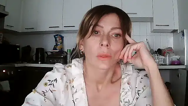 Snapshot of anechka1 chatting on May 1, 10:03 pm anechka1 online show from May 1, 10:03 pm