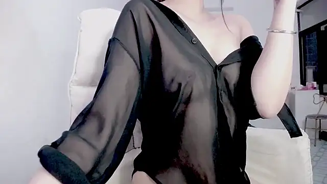 Snapshot of _OMO_ chatting on December 11, 5:37 pm  OMO  online show from December 11, 5:37 pm