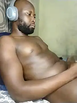 Snapshot of Stallion100 chatting on December 21, 12:31 am Stallion100 online show from December 21, 12:31 am