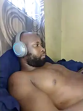 Snapshot of Stallion100 chatting on December 22, 5:45 am Stallion100 online show from December 22, 5:45 am