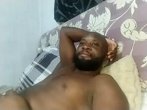 Snapshot of Stallion100 chatting on February 1, 9:24 pm Stallion100 online show from February 1, 9:24 pm