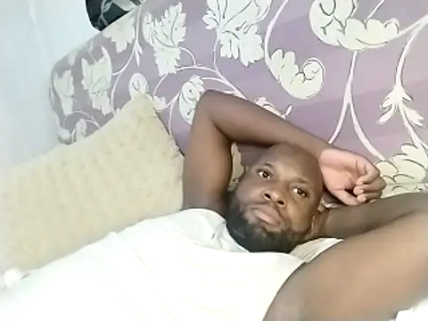 Snapshot of Stallion100 chatting on February 20, 6:26 am Stallion100 online show from February 20, 6:26 am