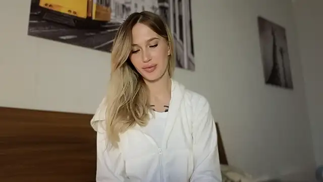 Snapshot of lluna_drug chatting on March 26, 4:01 pm lluna drug online show from March 26, 4:01 pm