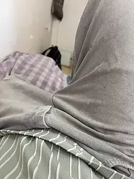 Snapshot of ravirishi1122 chatting on April 11, 3:22 am ravirishi1122 online show from April 11, 3:22 am