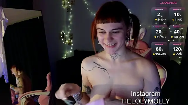 Snapshot of LolyMolli chatting on March 8, 5:11 pm LolyMolli online show from March 8, 5:11 pm