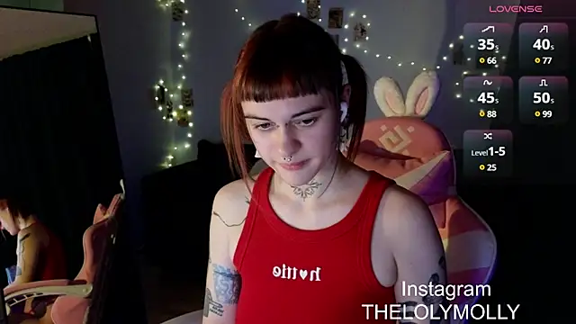 Snapshot of LolyMolli chatting on March 9, 5:17 pm LolyMolli online show from March 9, 5:17 pm