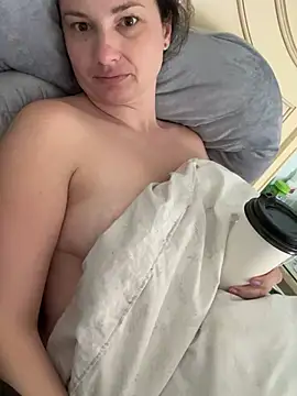 MilfyMrsRobinson online show from March 1, 2:44 pm