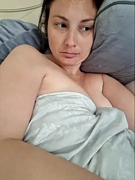 MilfyMrsRobinson online show from March 14, 2:30 pm