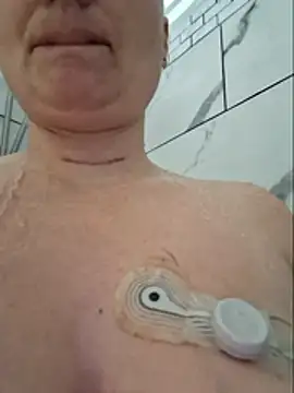 Snapshot of MilfyMrsRobinson chatting on May 6, 7:41 pm MilfyMrsRobinson online show from May 6, 7:41 pm
