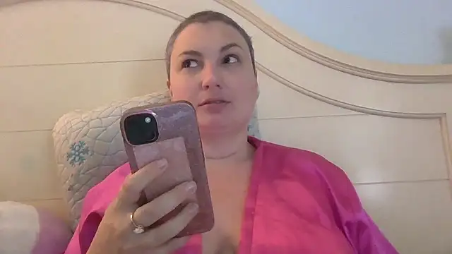 MilfyMrsRobinson online show from July 23, 1:31 pm