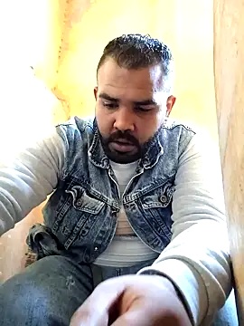 Snapshot of ListedLoin chatting on January 14, 6:34 am ListedLoin online show from January 14, 6:34 am