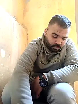 Snapshot of ListedLoin chatting on January 26, 8:25 am ListedLoin online show from January 26, 8:25 am