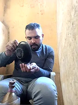 Snapshot of ListedLoin chatting on January 27, 2:24 pm ListedLoin online show from January 27, 2:24 pm