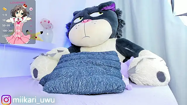 Ahri Elderwood online show from February 4, 7:18 am