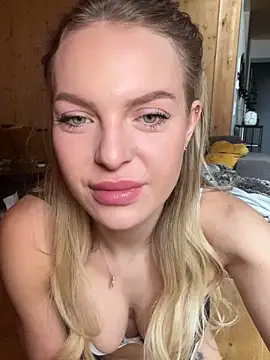 ChiaraVixen online show from February 9, 8:00 am