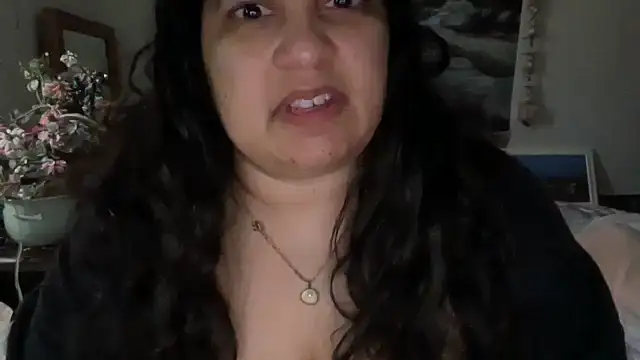 MelanieFawker online show from October 28, 6:10 pm