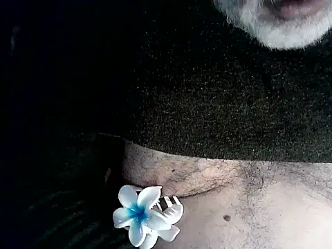 Snapshot of cashot58 chatting on September 21, 1:13 pm cashot58 online show from September 21, 1:13 pm