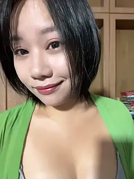 Snapshot of Eliza-E chatting on June 26, 10:30 am Eliza-E online show from June 26, 10:30 am
