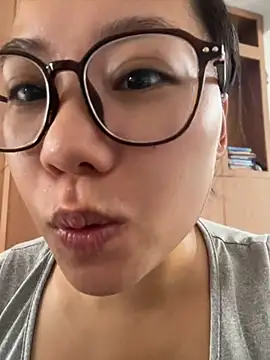 Snapshot of Eliza-E chatting on July 2, 1:16 am Eliza-E online show from July 2, 1:16 am