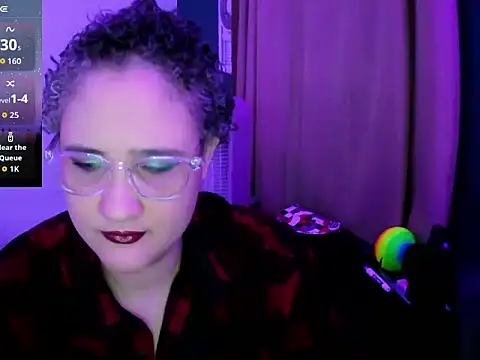 Snapshot of lolalicious_758 chatting on October 26, 11:20 pm lolalicious 758 online show from October 26, 11:20 pm