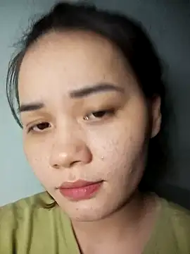 Snapshot of Ngoc-Trinh chatting on December 2, 3:25 pm Ngoc-Trinh online show from December 2, 3:25 pm