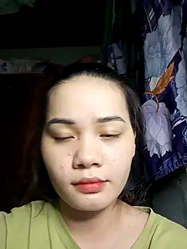 Snapshot of Ngoc-Trinh chatting on December 14, 3:58 pm Ngoc-Trinh online show from December 14, 3:58 pm